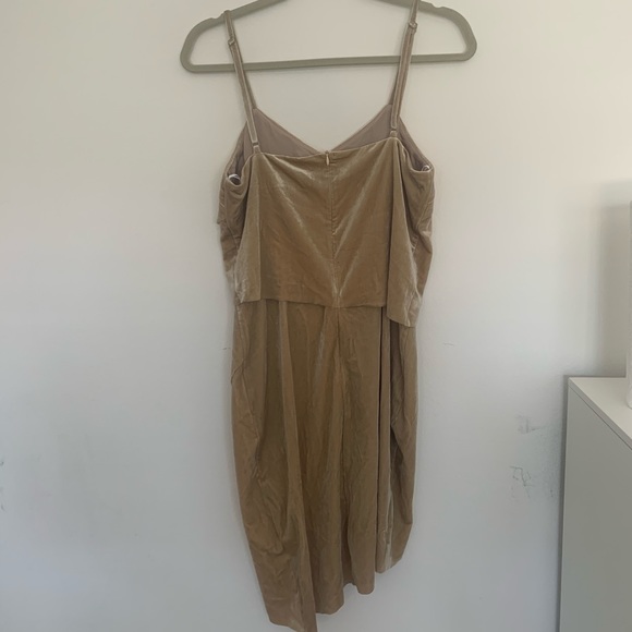 ELLIATT Thrill Tulip Dress - Picture 3 of 6